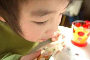 海浜幕張の大衆酒場ムロヒガシ：炭火焼き串と手頃な価格の居酒屋体験